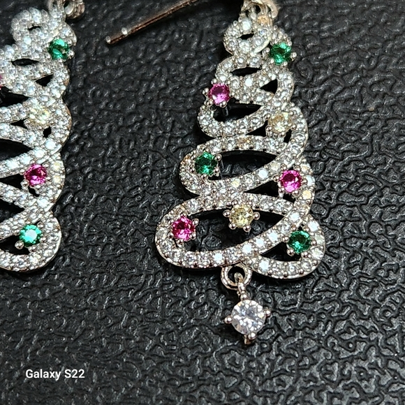 Sparkling Crystal Christmas Tree Earrings Posts NWT Holiday Earrings Gift Idea - Picture 4 of 6
